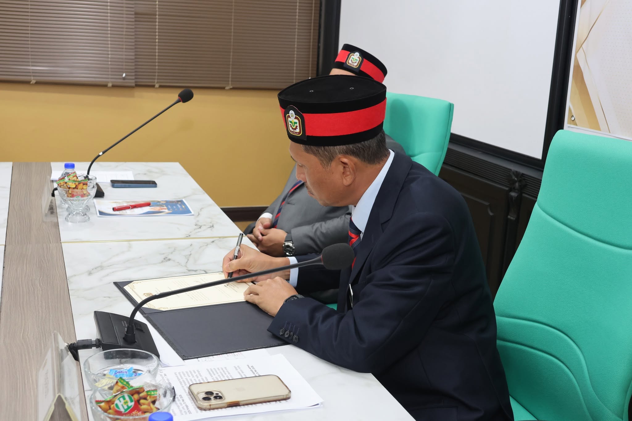 AHLI MAJLIS 16