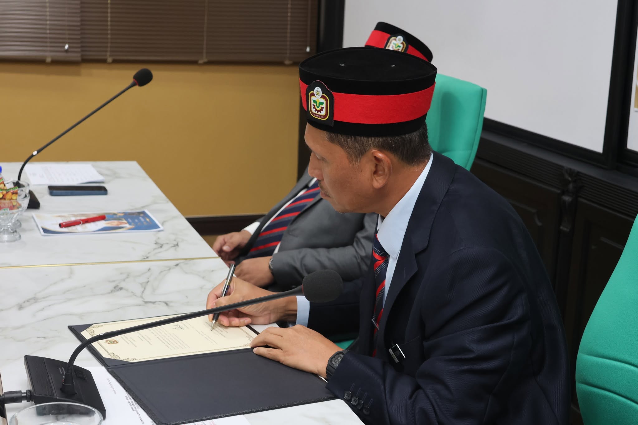 AHLI MAJLIS 19