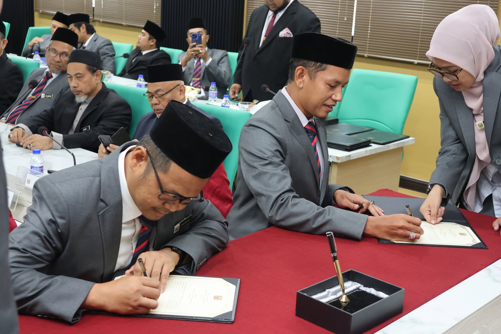 AHLI MAJLIS 25