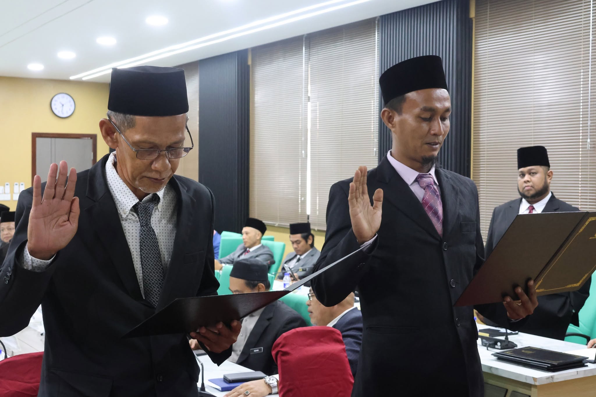 AHLI MAJLIS 37