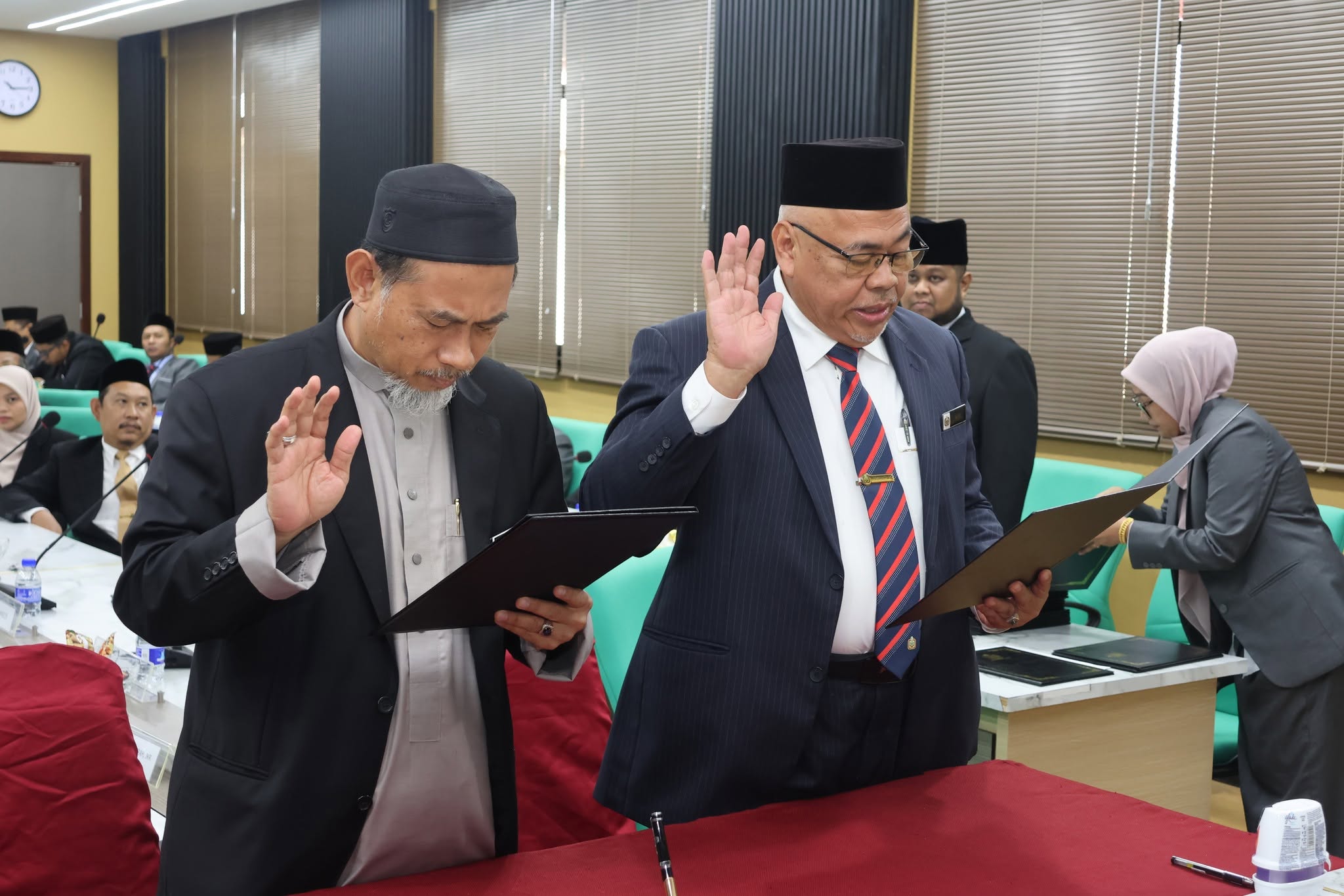 AHLI MAJLIS 8