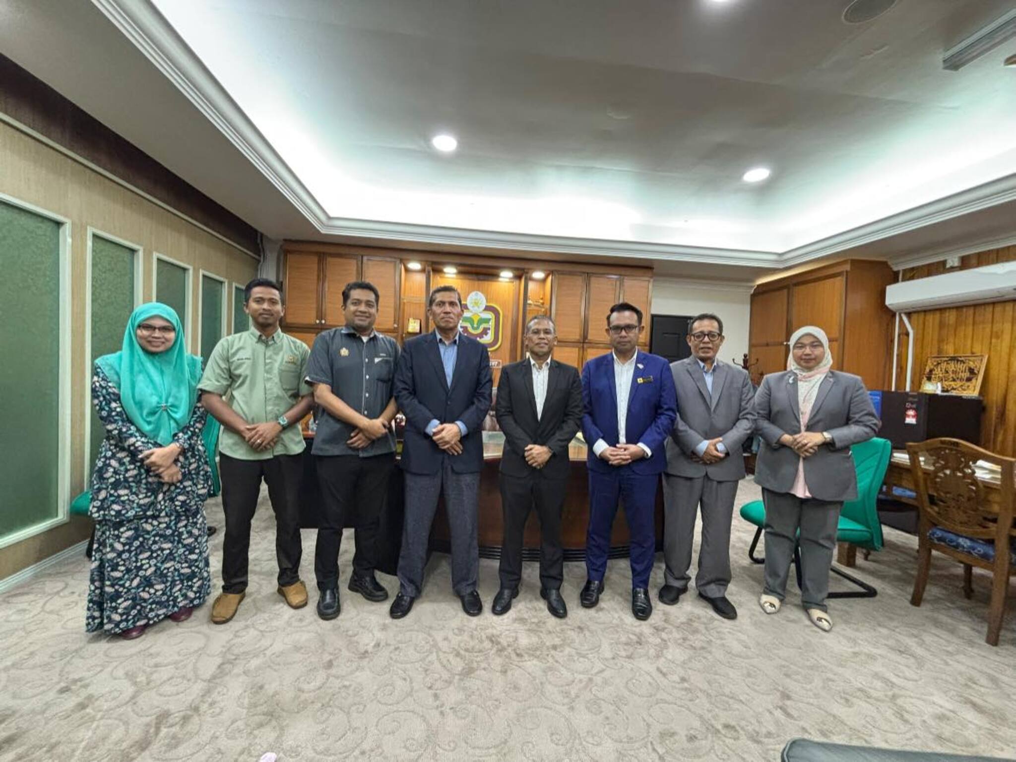 KUNJUNGAN HORMAT DARIPADA PENGARAH NEGERI LEMBAGA DALAM NEGERI (LHDN) TERENGGANU